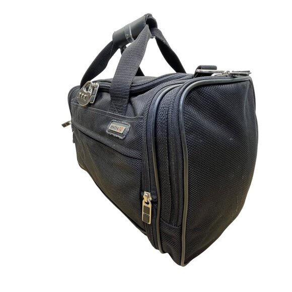 Metro XP Men’s Black Nylon Multi-Compartment Lock Secure Zip Travel Duffel Bag - Picture 2 of 15